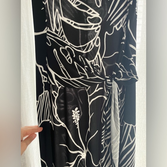 NorthStyle Long Black & White Print Maxi Dress - Picture 2 of 8